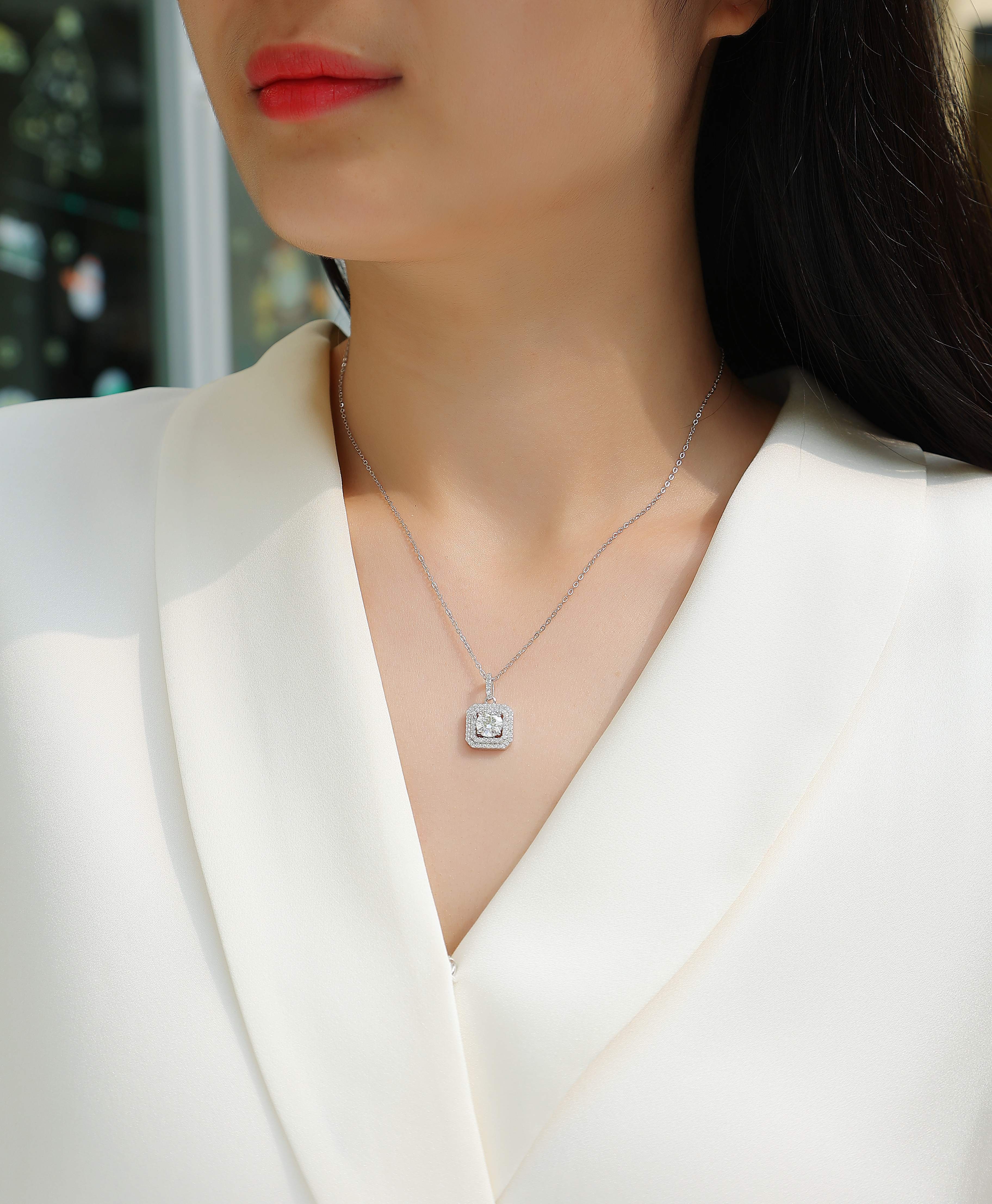 Sugar Diamond - A Fashionable And Luxurious Diamond Jewelry Piece Set With 1-carat Moissanite S925 Sterling Silver And Platinum-plated Pendant