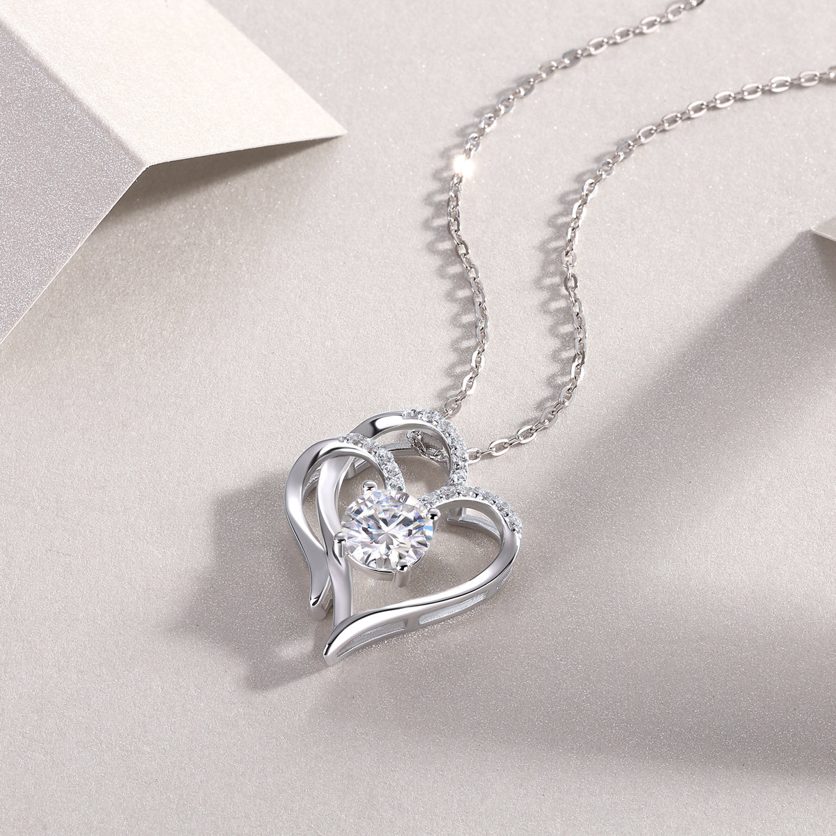 Heart To Heart - A Fashionable And Luxurious Diamond Jewelry Pendant Set With 1-carat Moissan Diamond S925 Sterling Silver And Platinum Plating