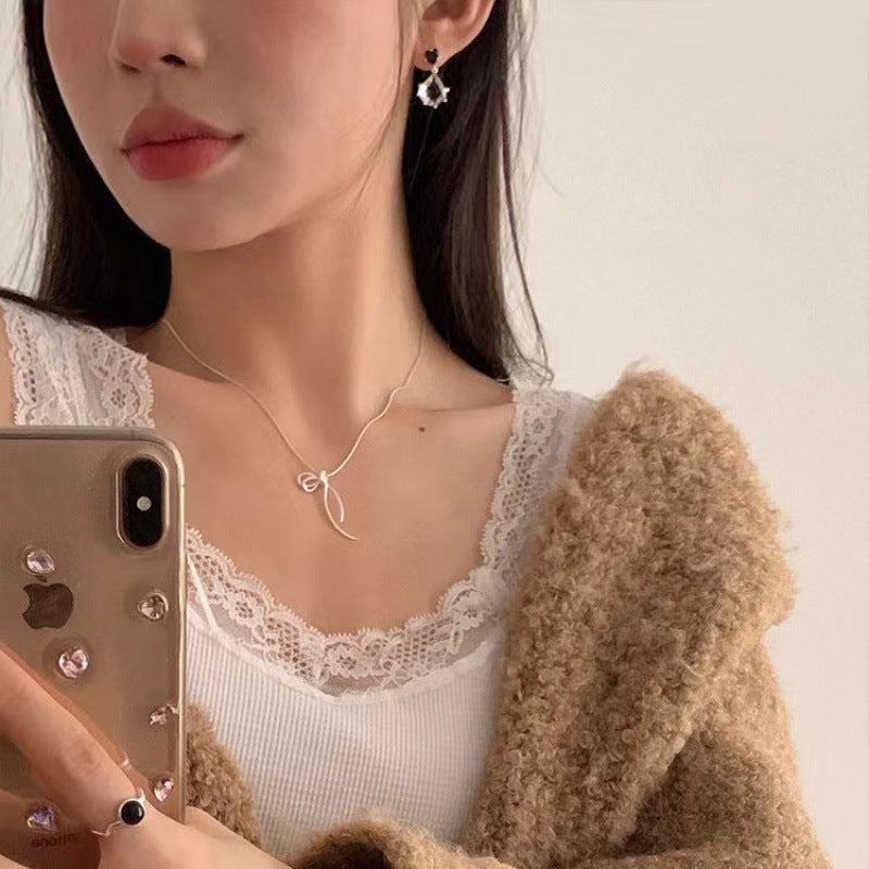 Women's Minimalist Ribbon Bow Necklace