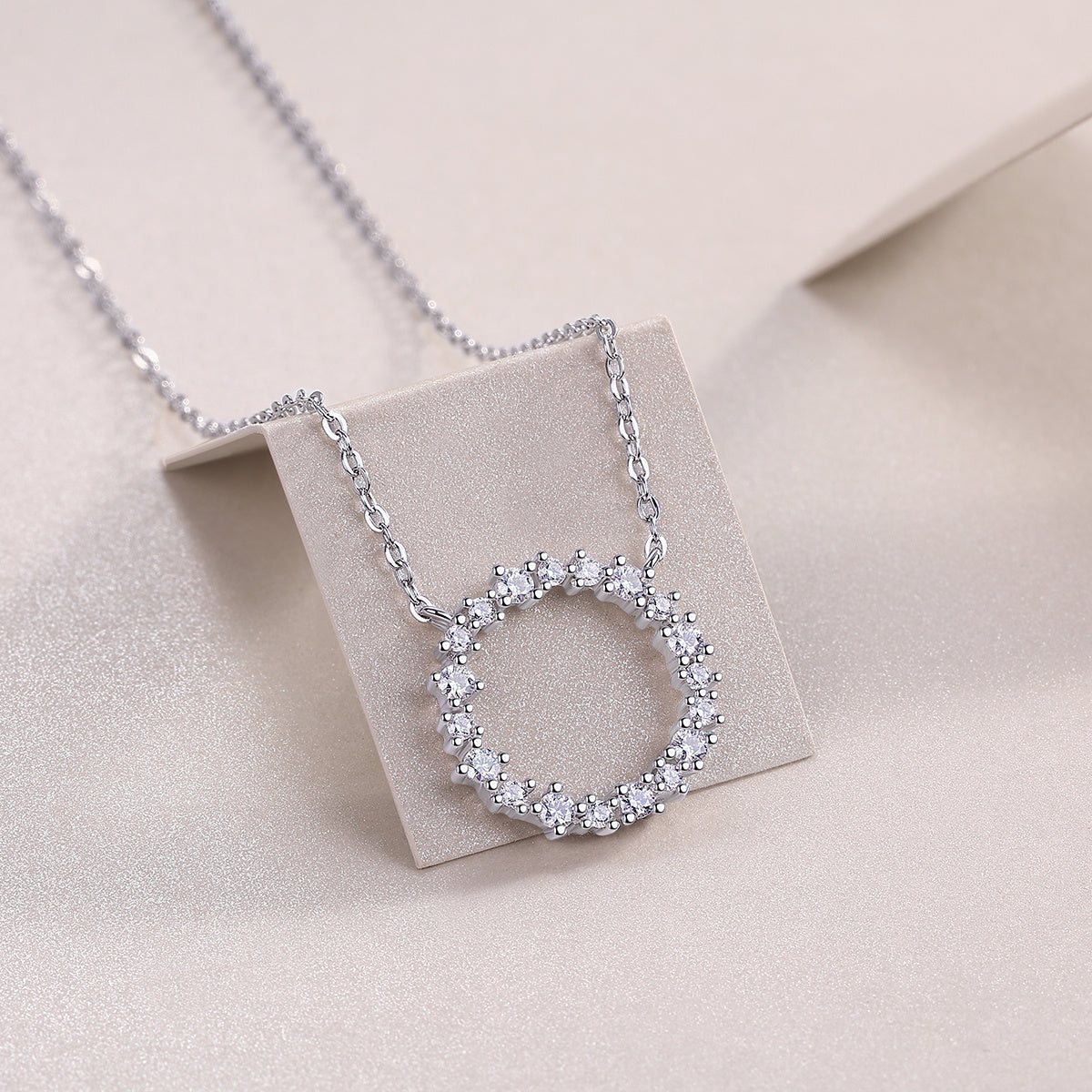 Emerald Water Ripples - A Fashionable And Luxurious Diamond Jewelry Pendant Set With Moissanite S925 Sterling Silver And Platinum Plating